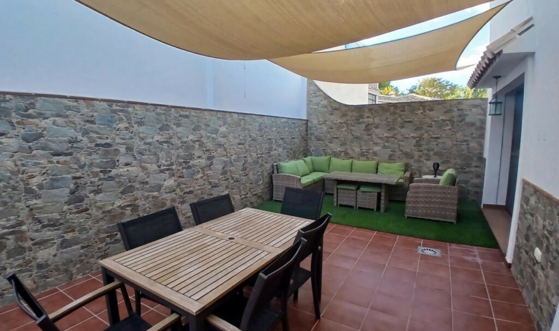 Resale - House -
Los Pacos