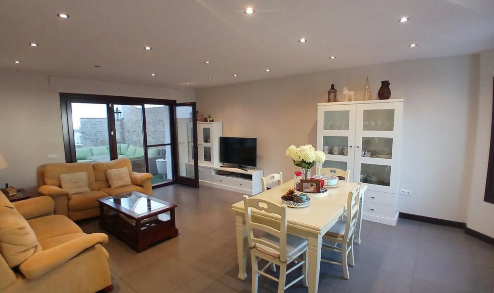 Resale - House -
Los Pacos