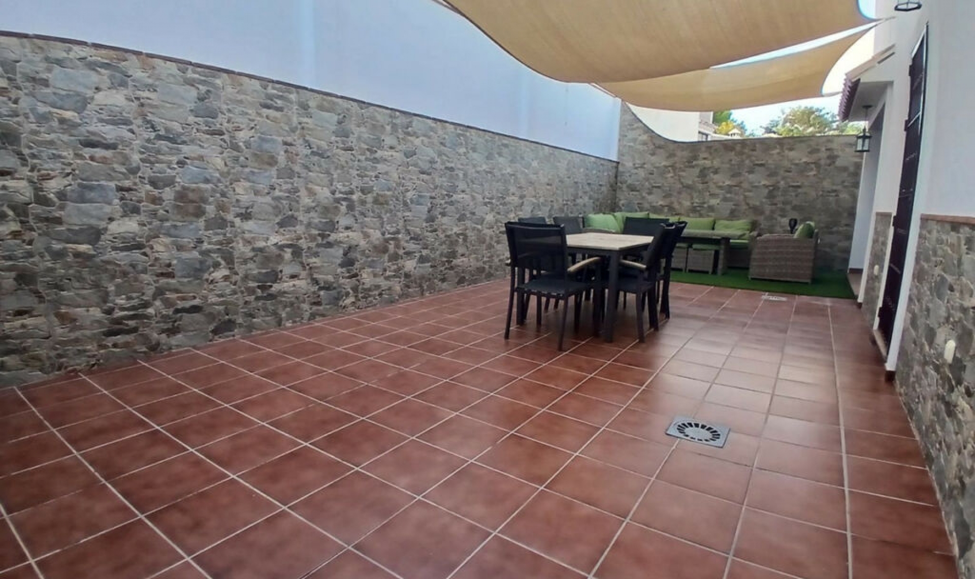 Resale - House -
Los Pacos