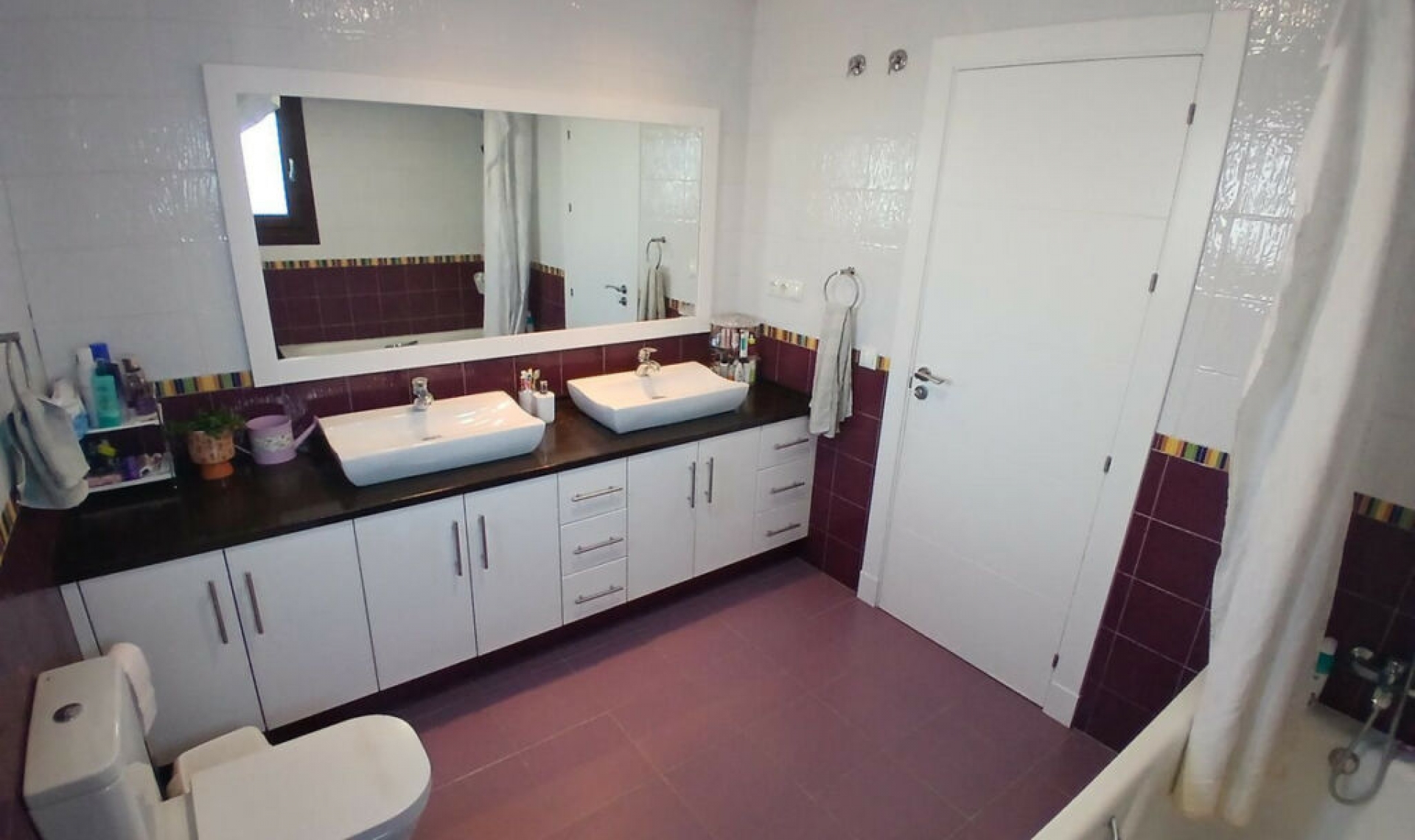 Resale - House -
Los Pacos