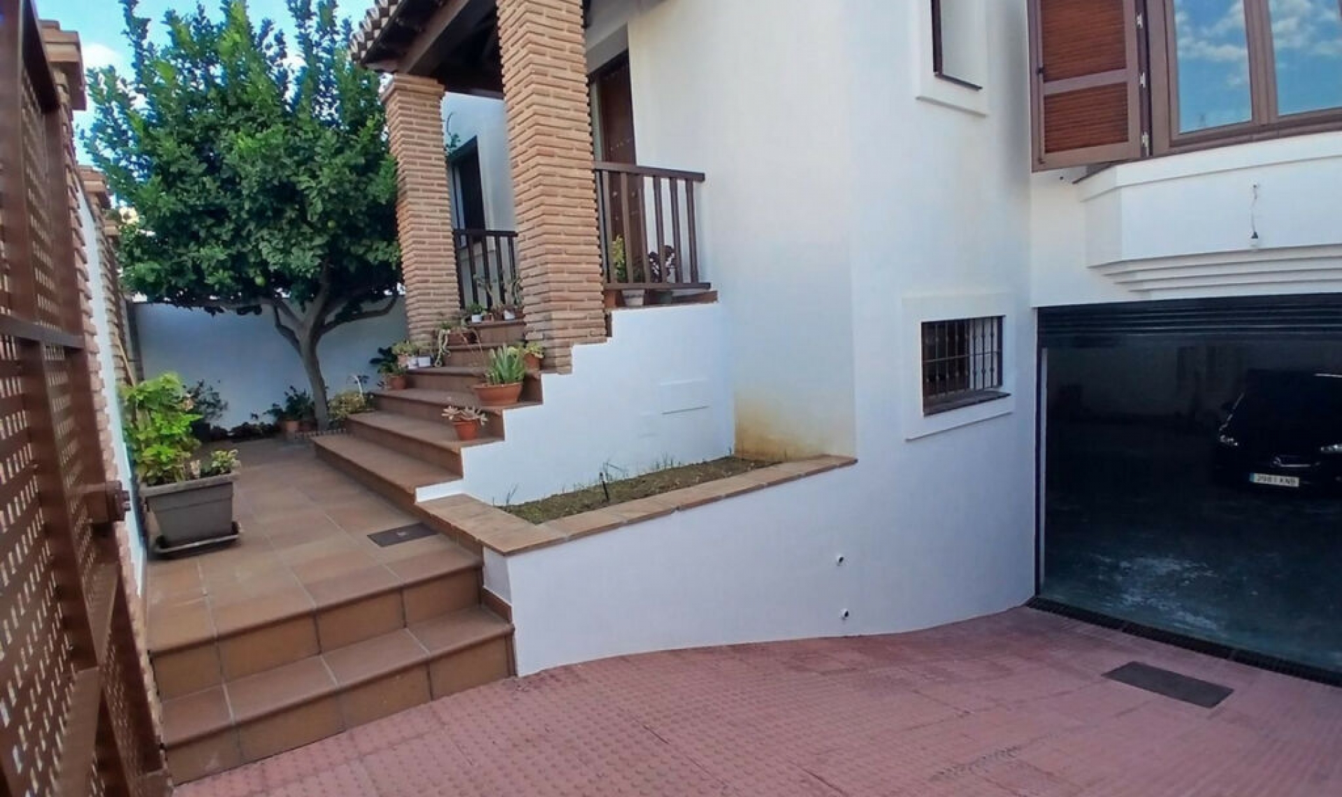 Resale - House -
Los Pacos