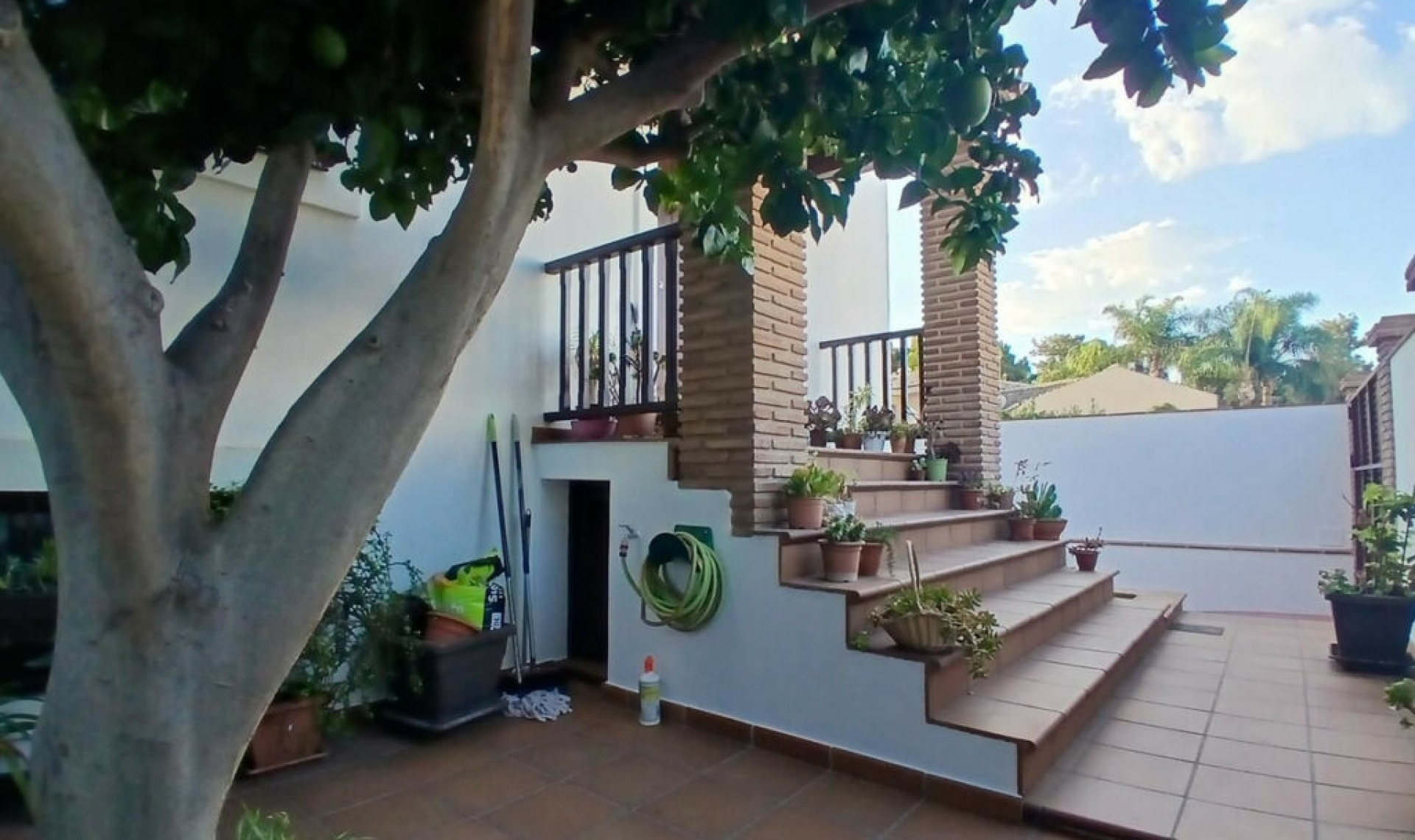 Resale - House -
Los Pacos