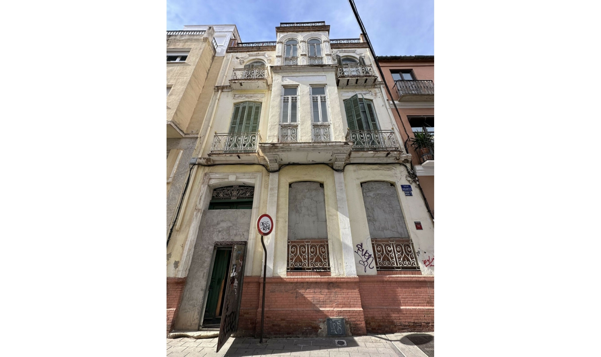 Resale - House -
Málaga Centro