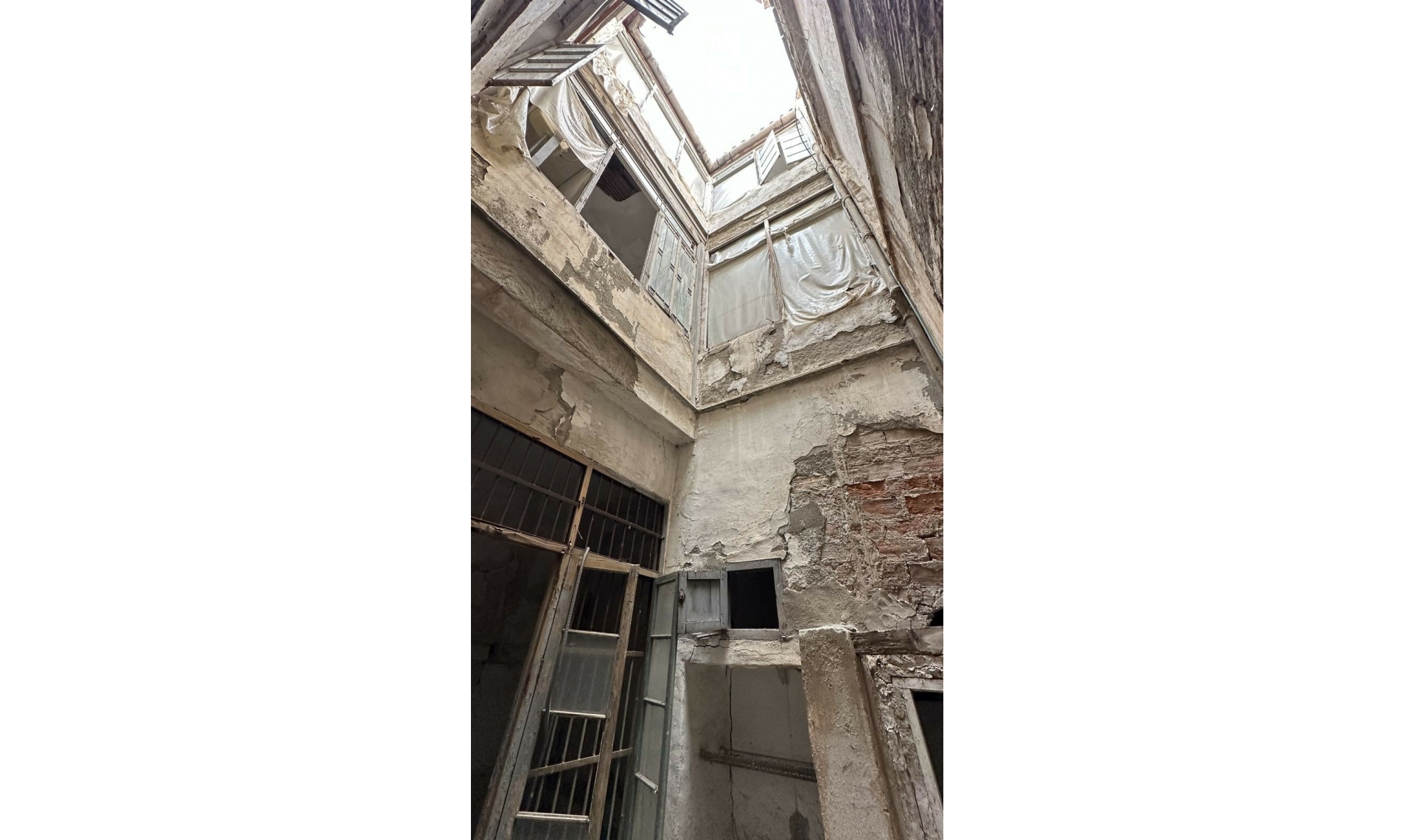 Resale - House -
Málaga Centro