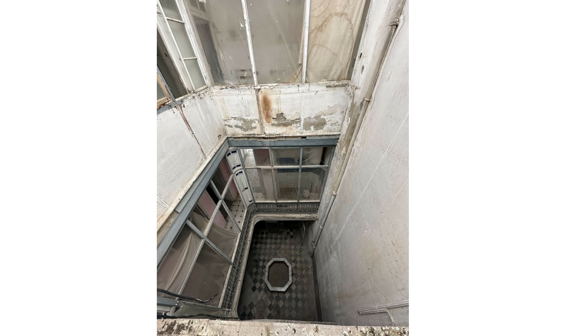 Resale - House -
Málaga Centro