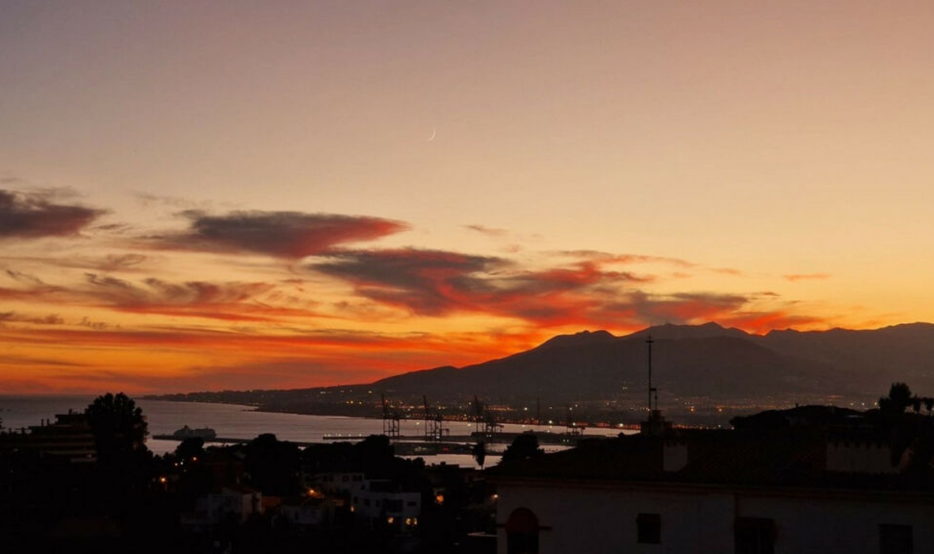 Resale - House -
Málaga Este