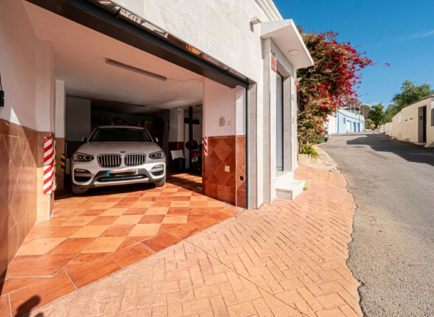 Resale - House -
Málaga Este