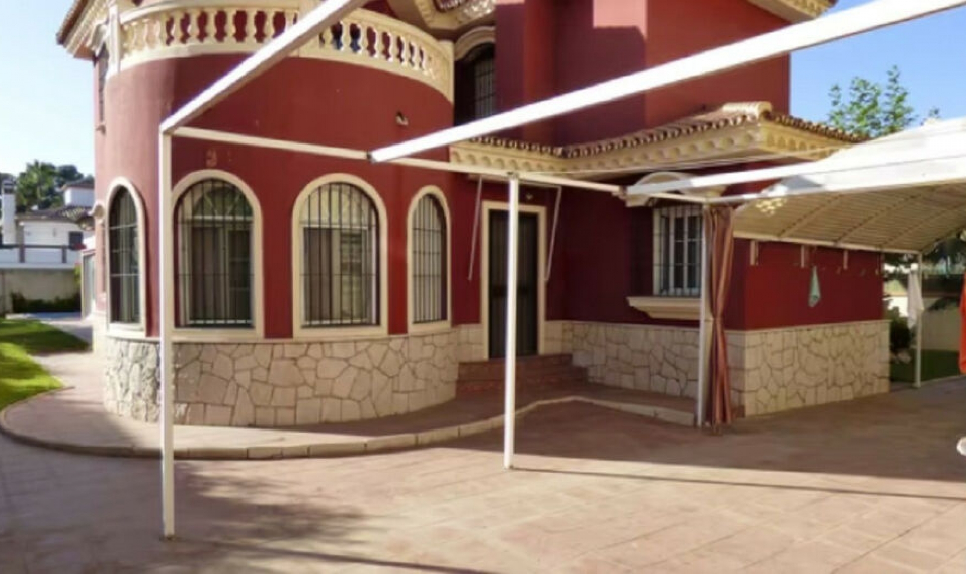 Resale - House -
Málaga