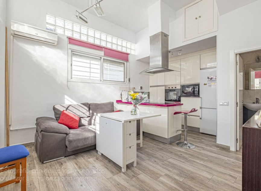 Resale - House -
Málaga