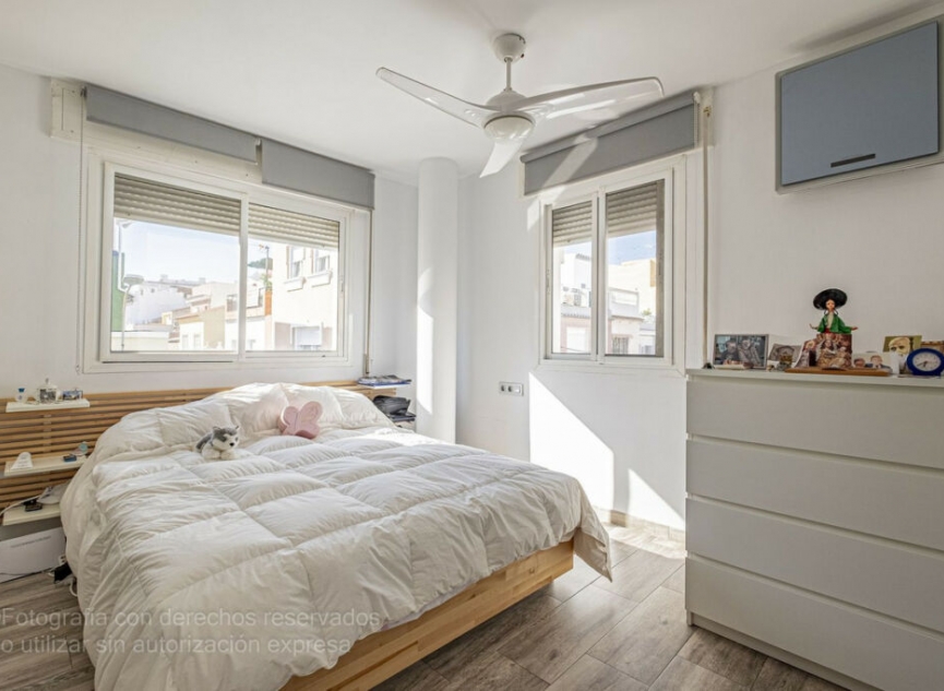 Resale - House -
Málaga