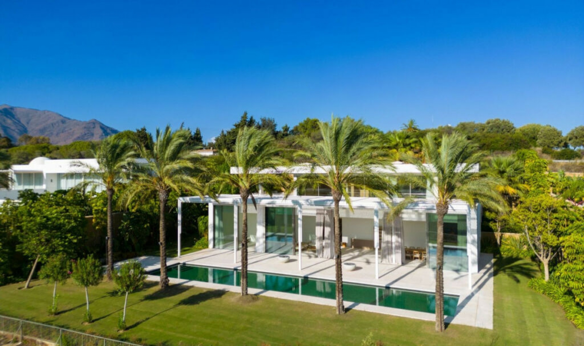 Resale - House -
Málaga