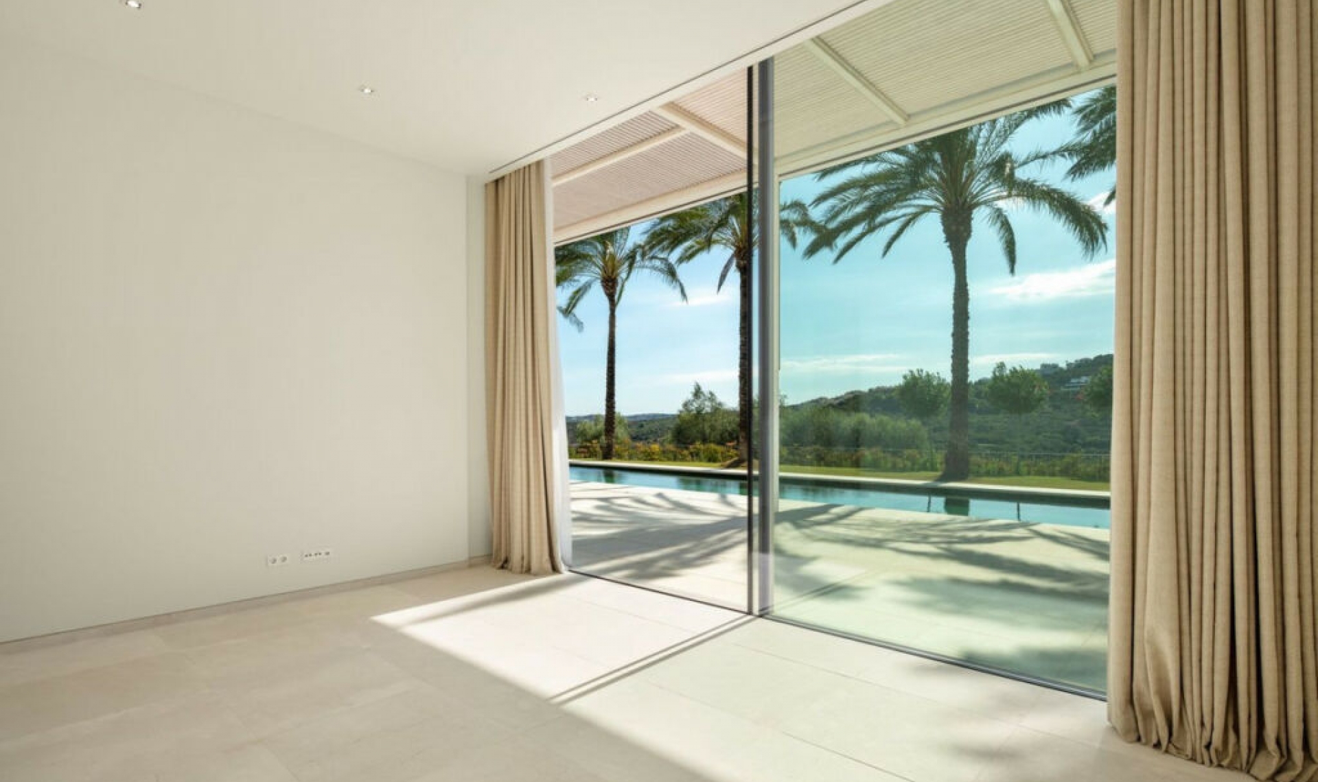 Resale - House -
Málaga