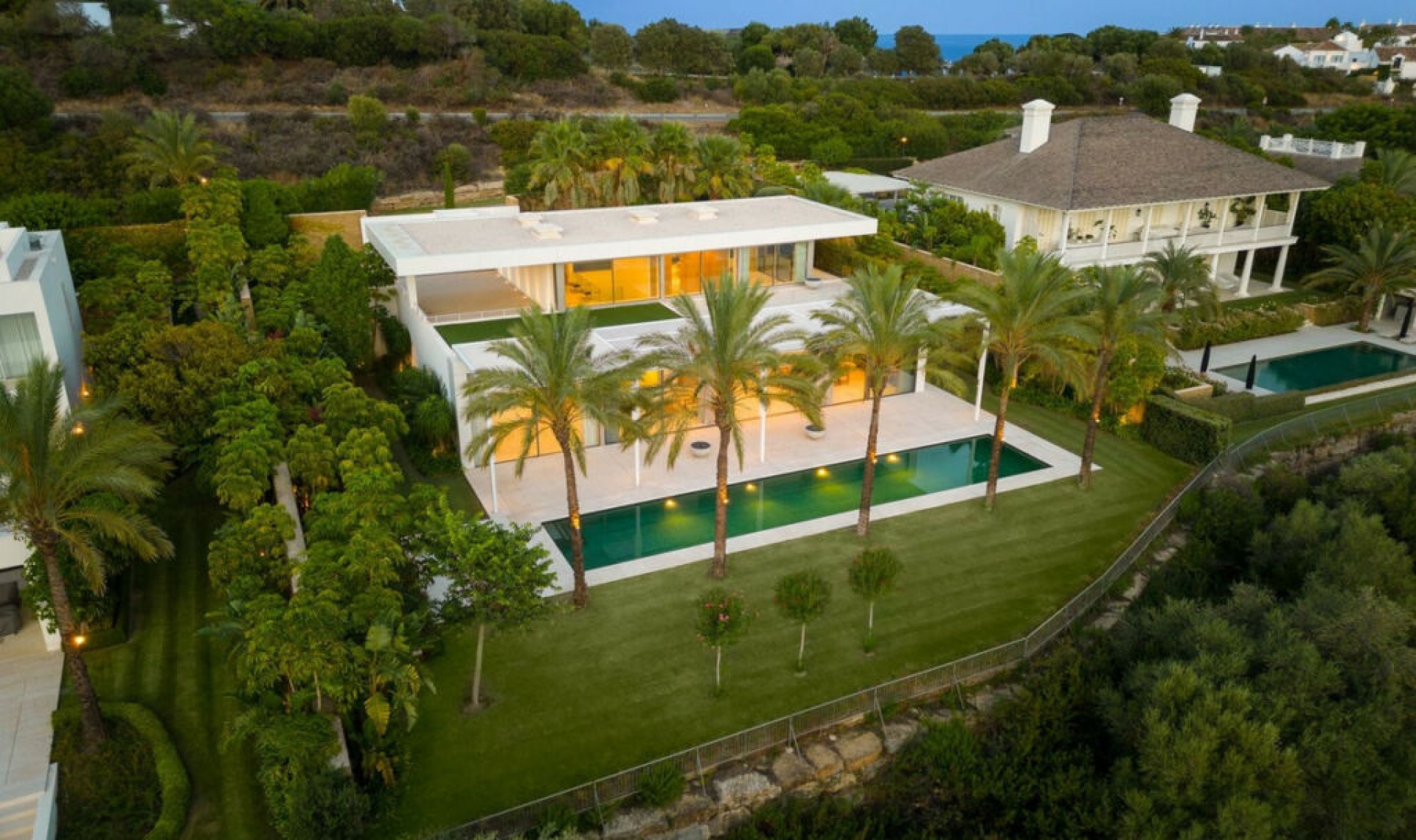 Resale - House -
Málaga