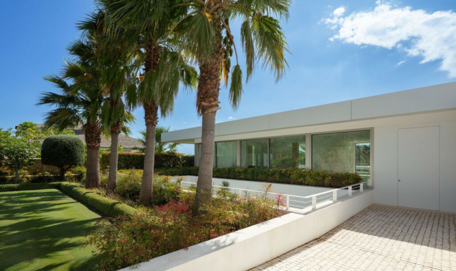 Resale - House -
Málaga
