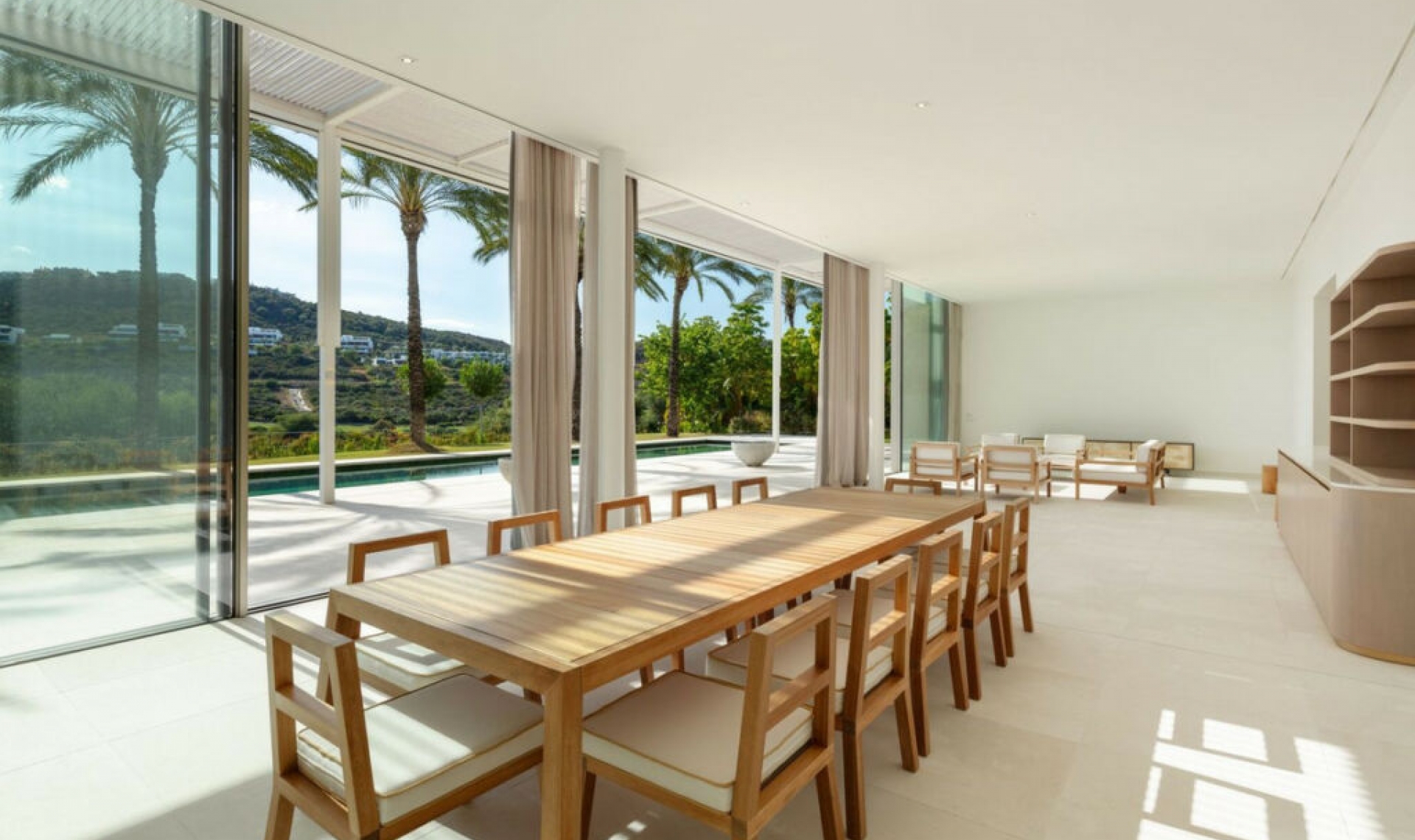 Resale - House -
Málaga