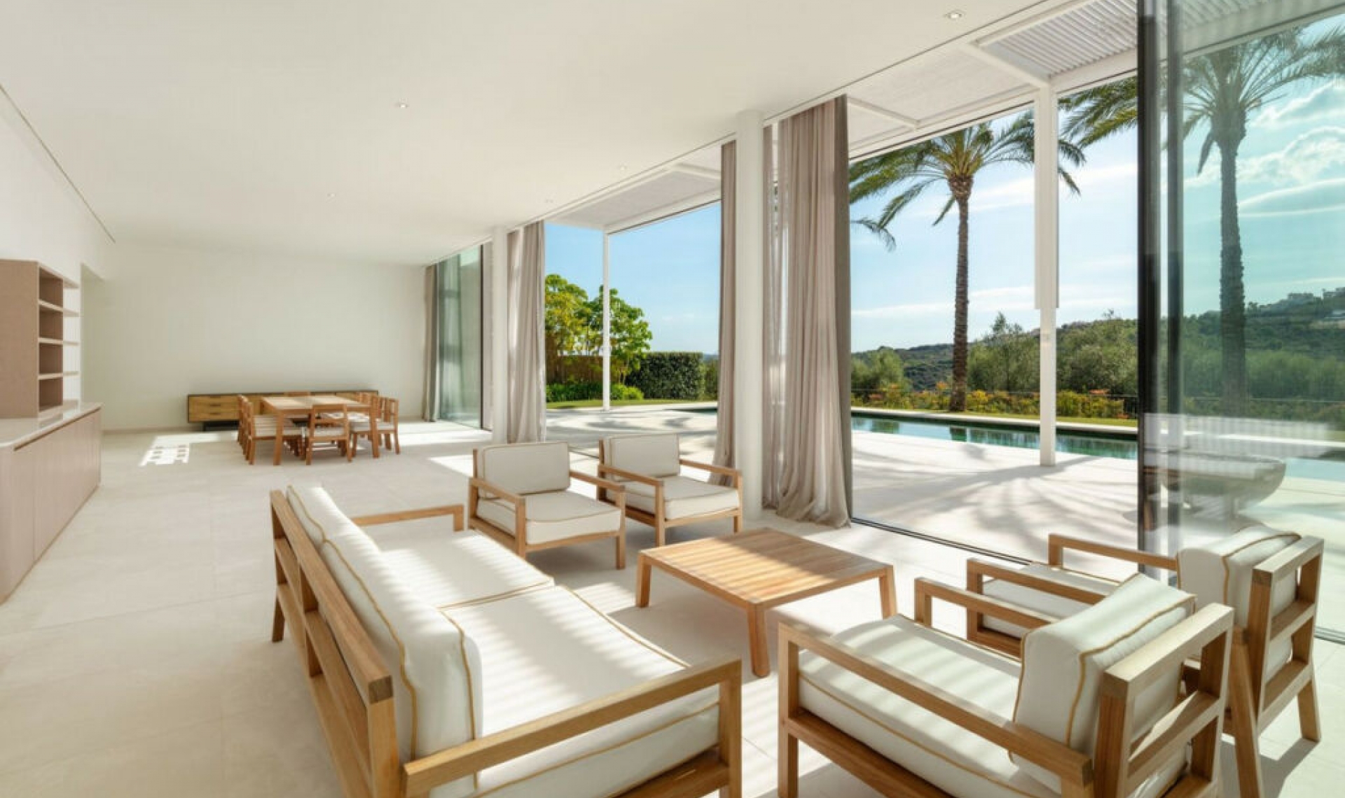 Resale - House -
Málaga