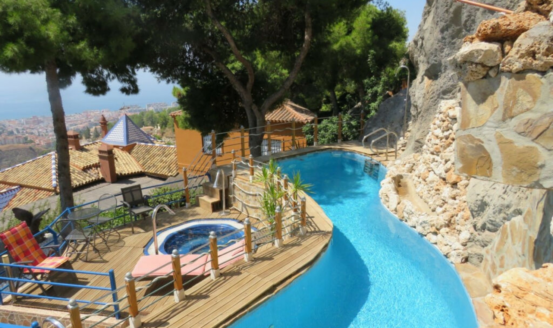 Resale - House -
Málaga