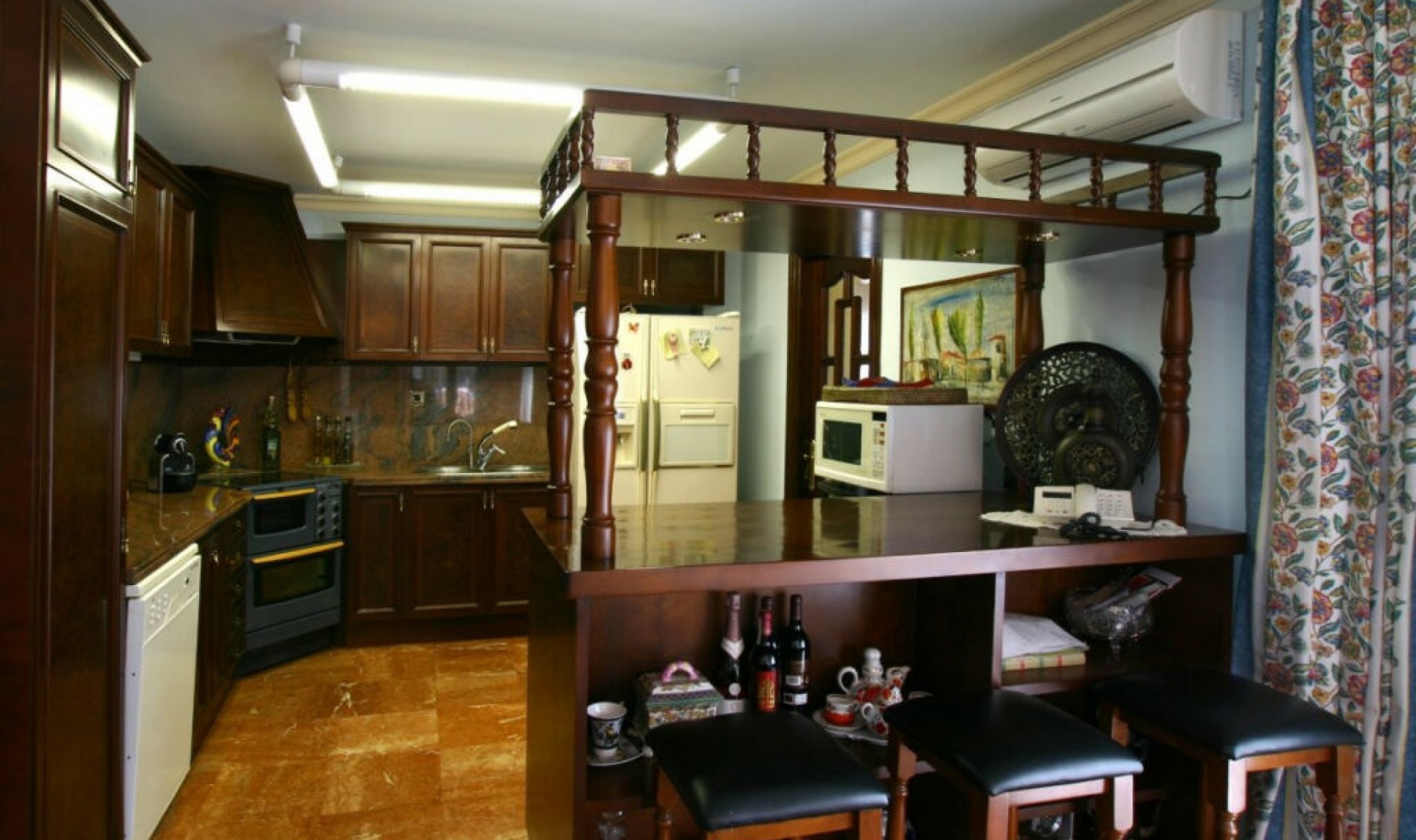 Resale - House -
Málaga