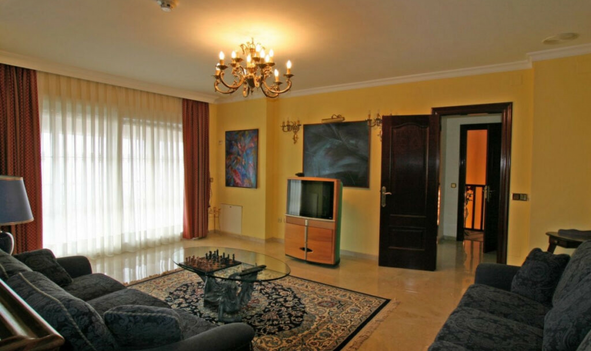 Resale - House -
Málaga