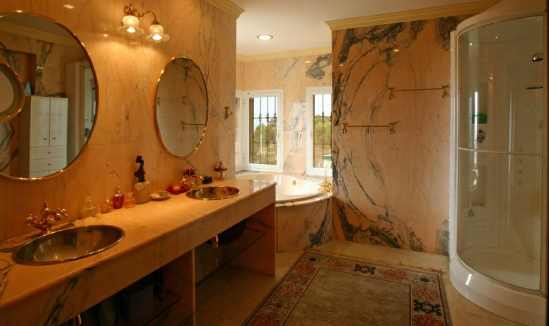 Resale - House -
Málaga