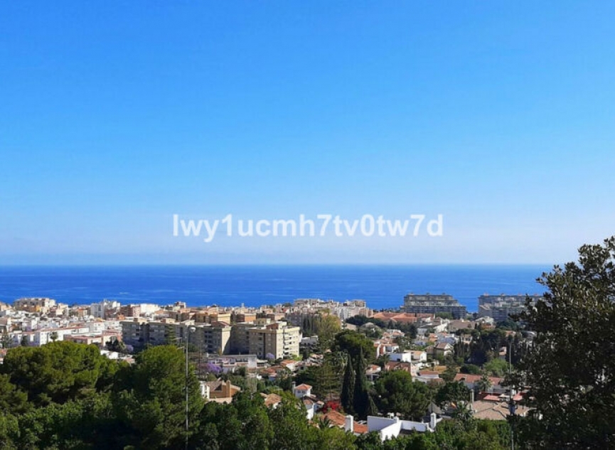 Resale - House -
Málaga