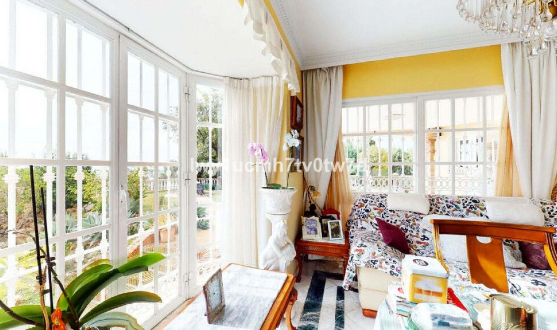 Resale - House -
Málaga