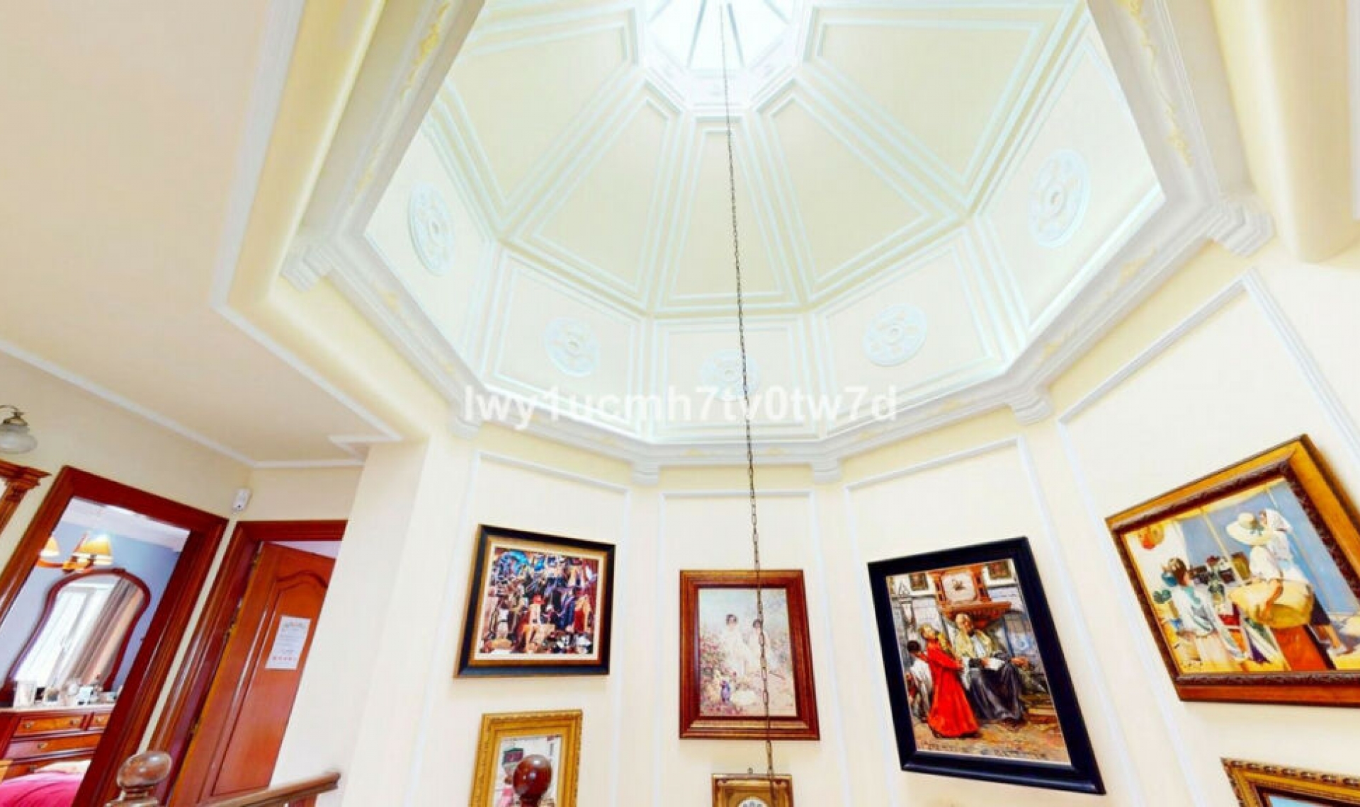 Resale - House -
Málaga