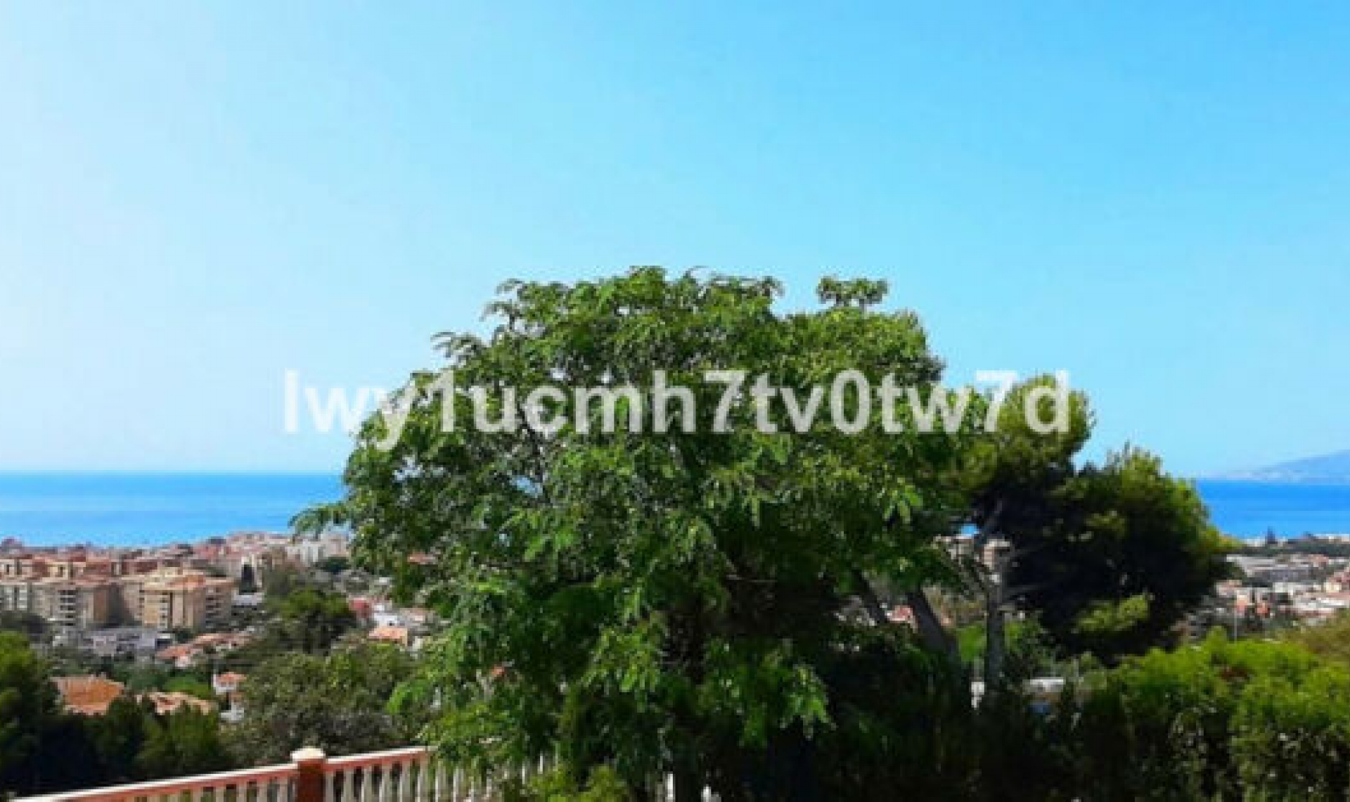 Resale - House -
Málaga