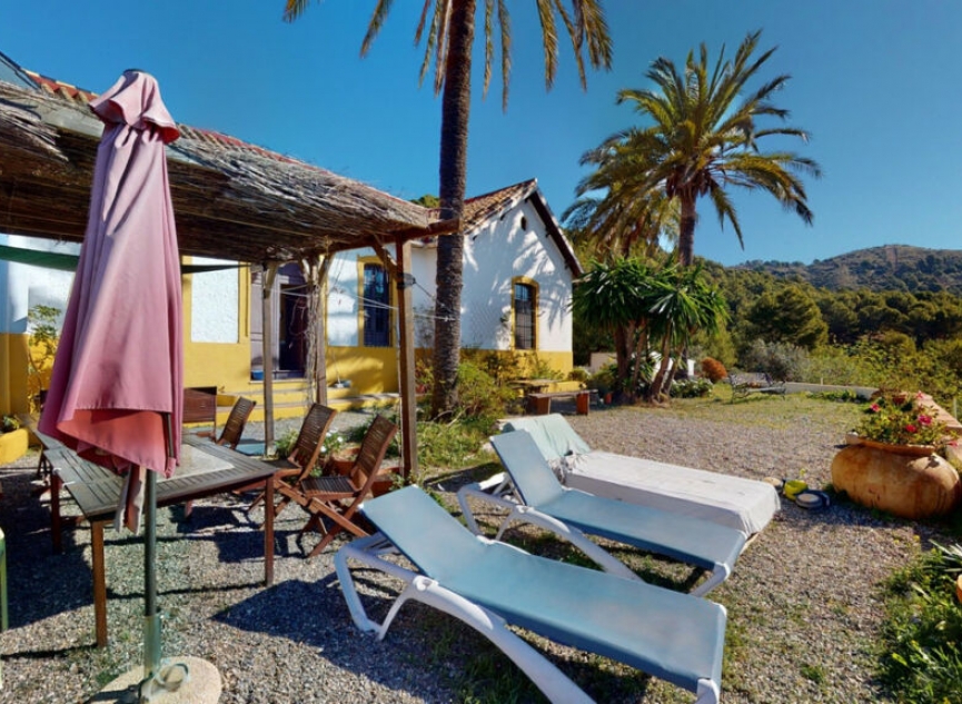 Resale - House -
Málaga