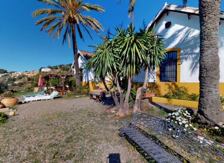 Resale - House -
Málaga