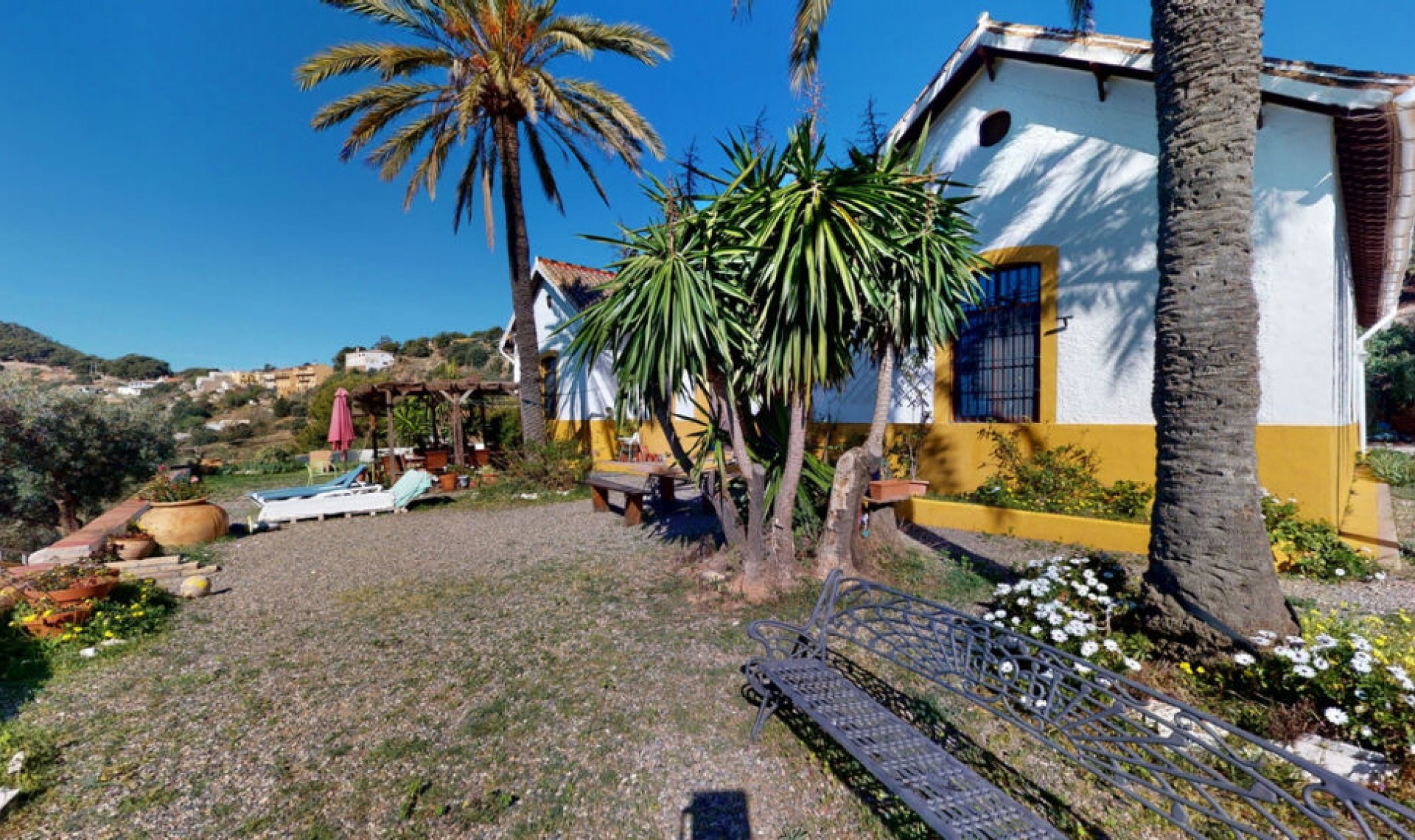 Resale - House -
Málaga