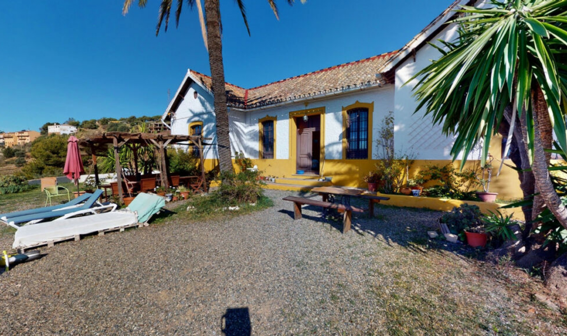 Resale - House -
Málaga