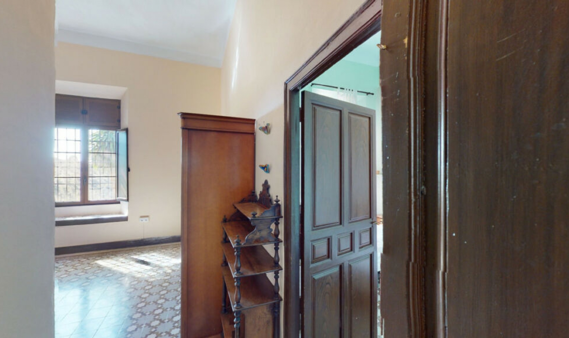 Resale - House -
Málaga