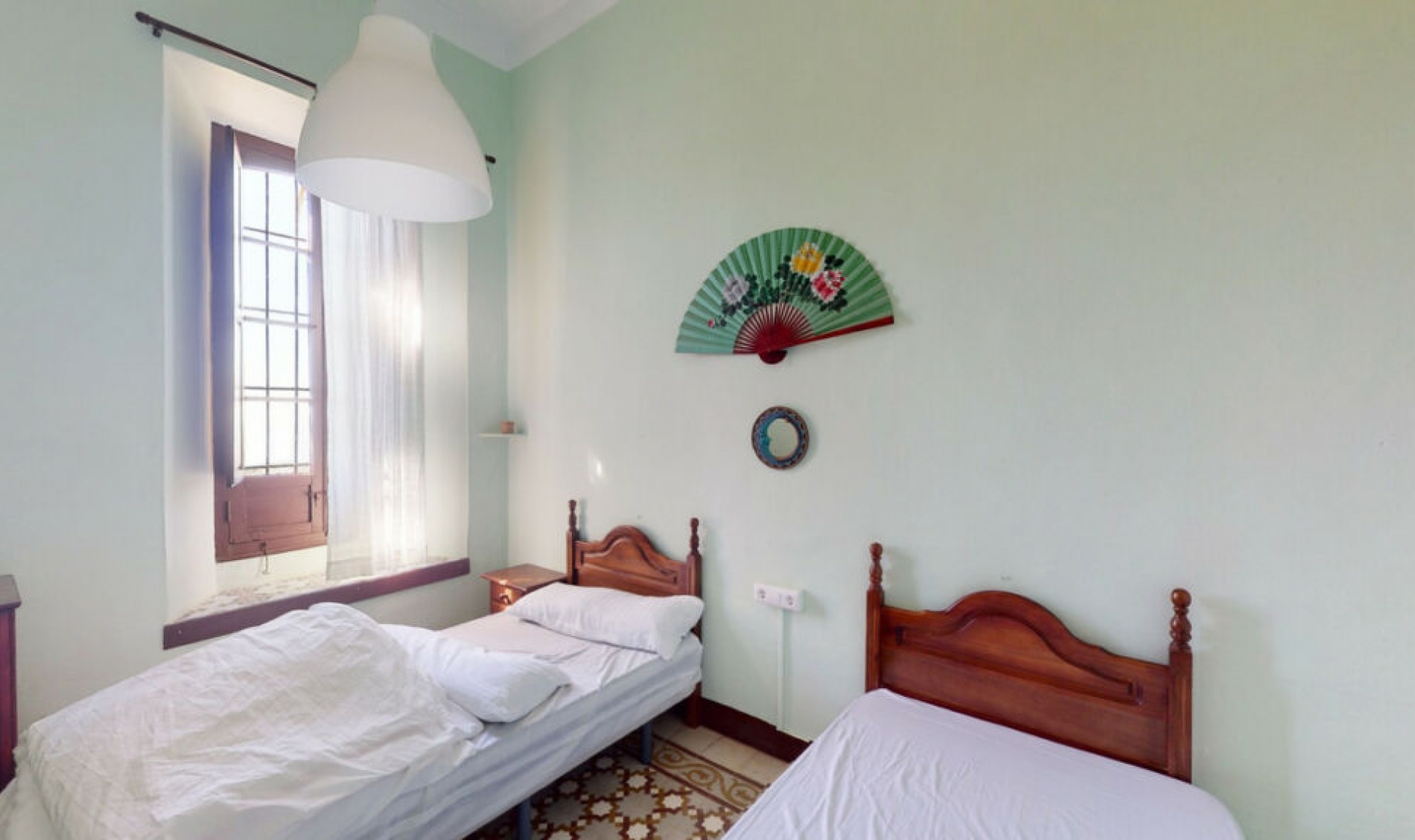 Resale - House -
Málaga