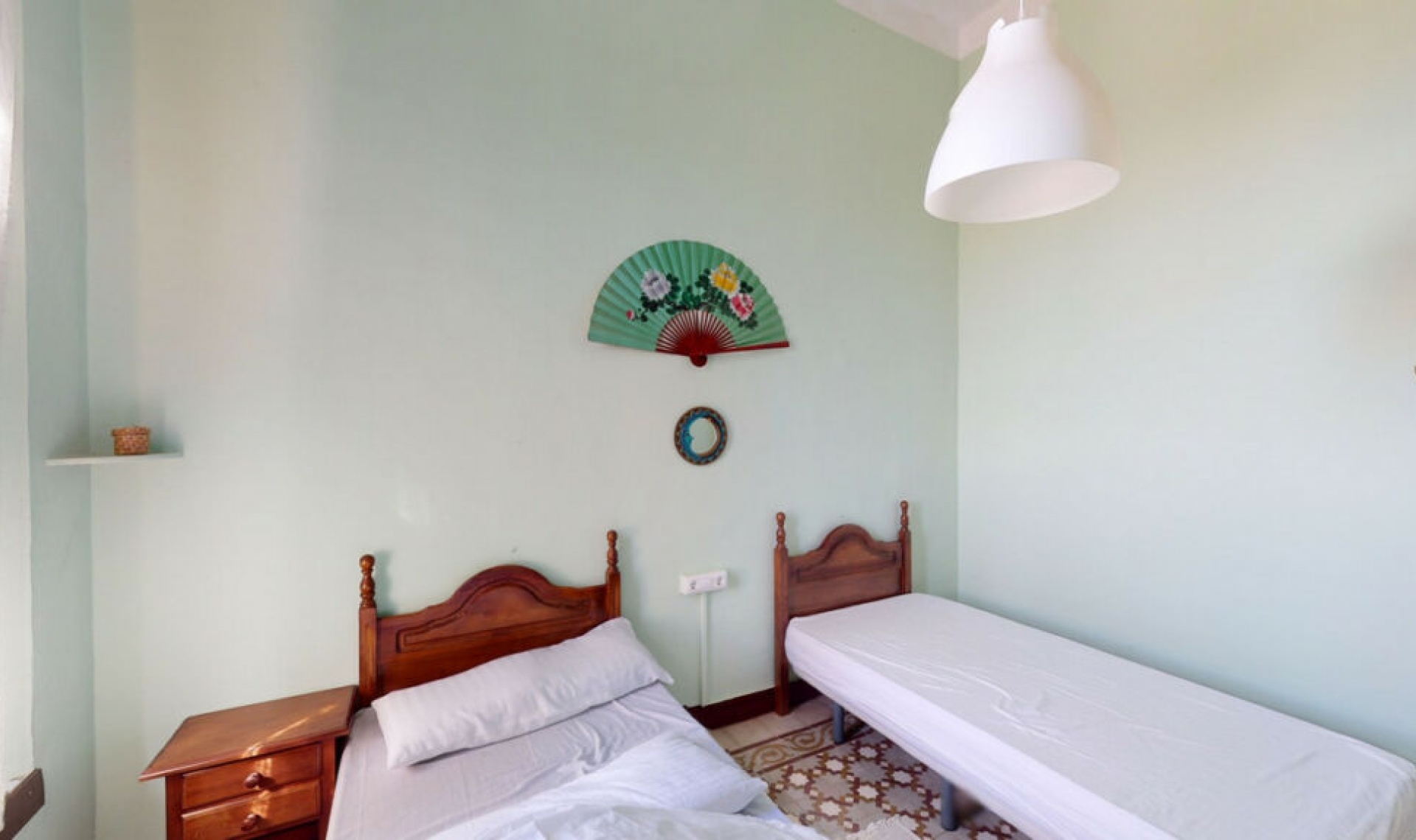 Resale - House -
Málaga