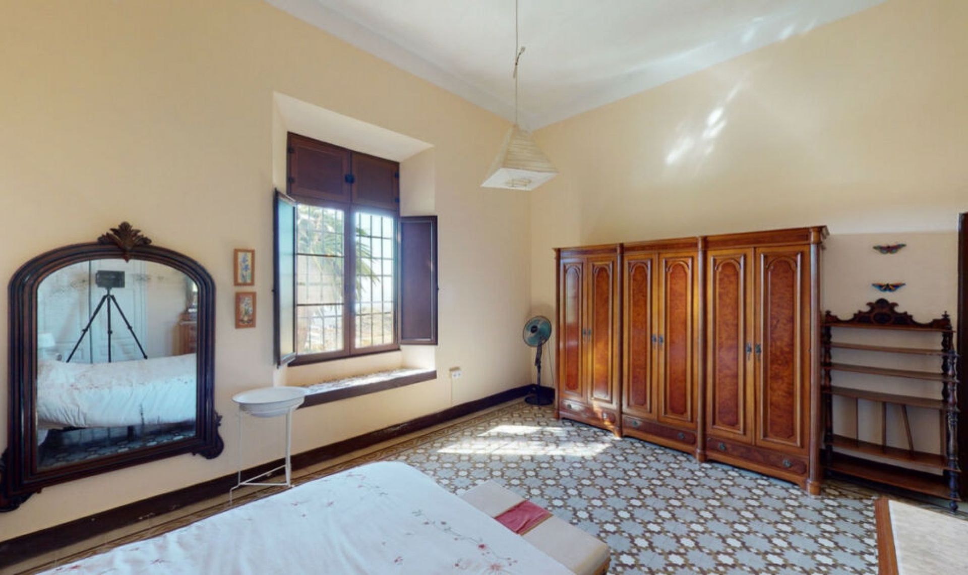 Resale - House -
Málaga