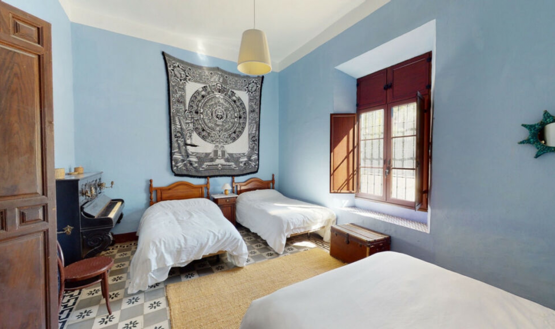 Resale - House -
Málaga