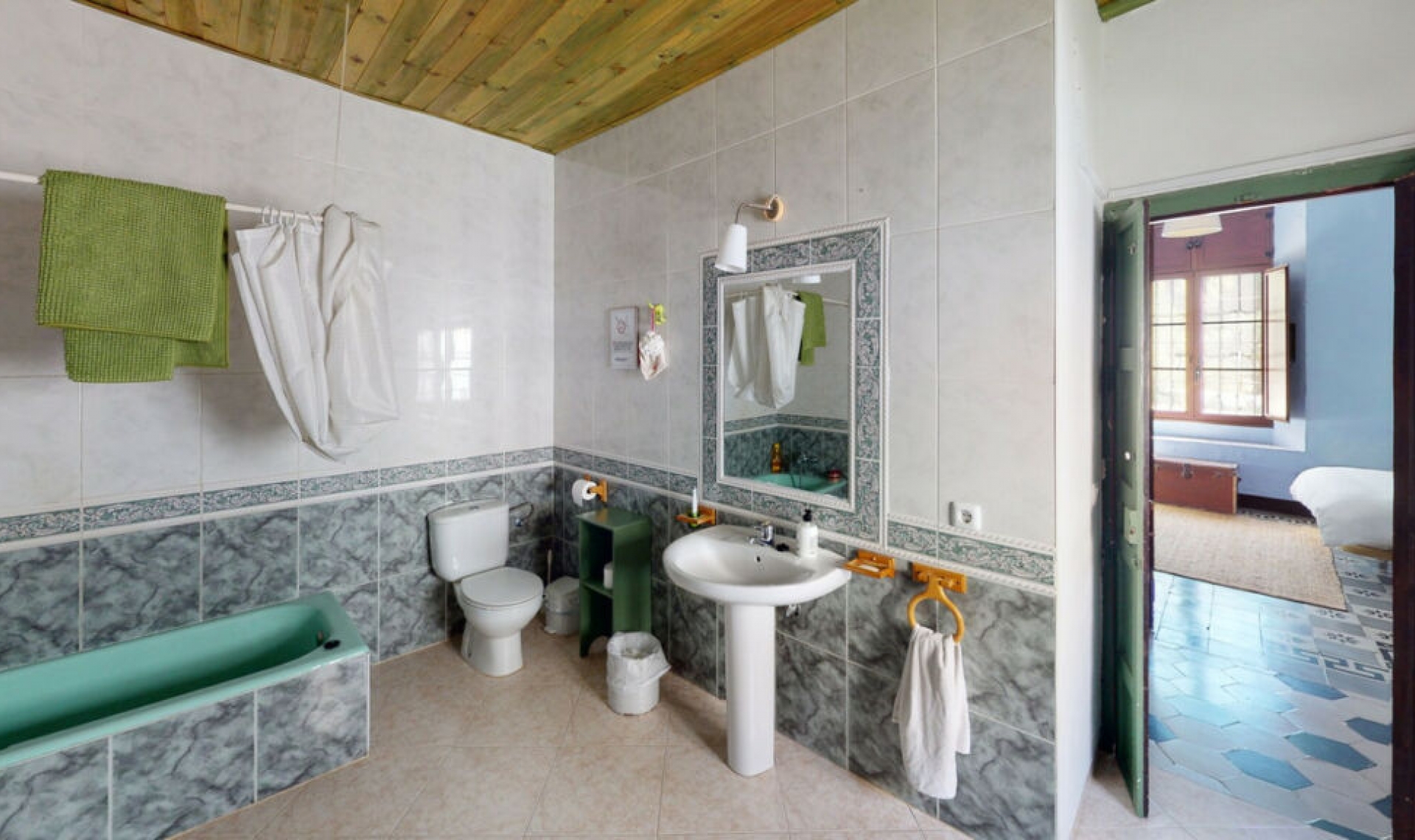 Resale - House -
Málaga