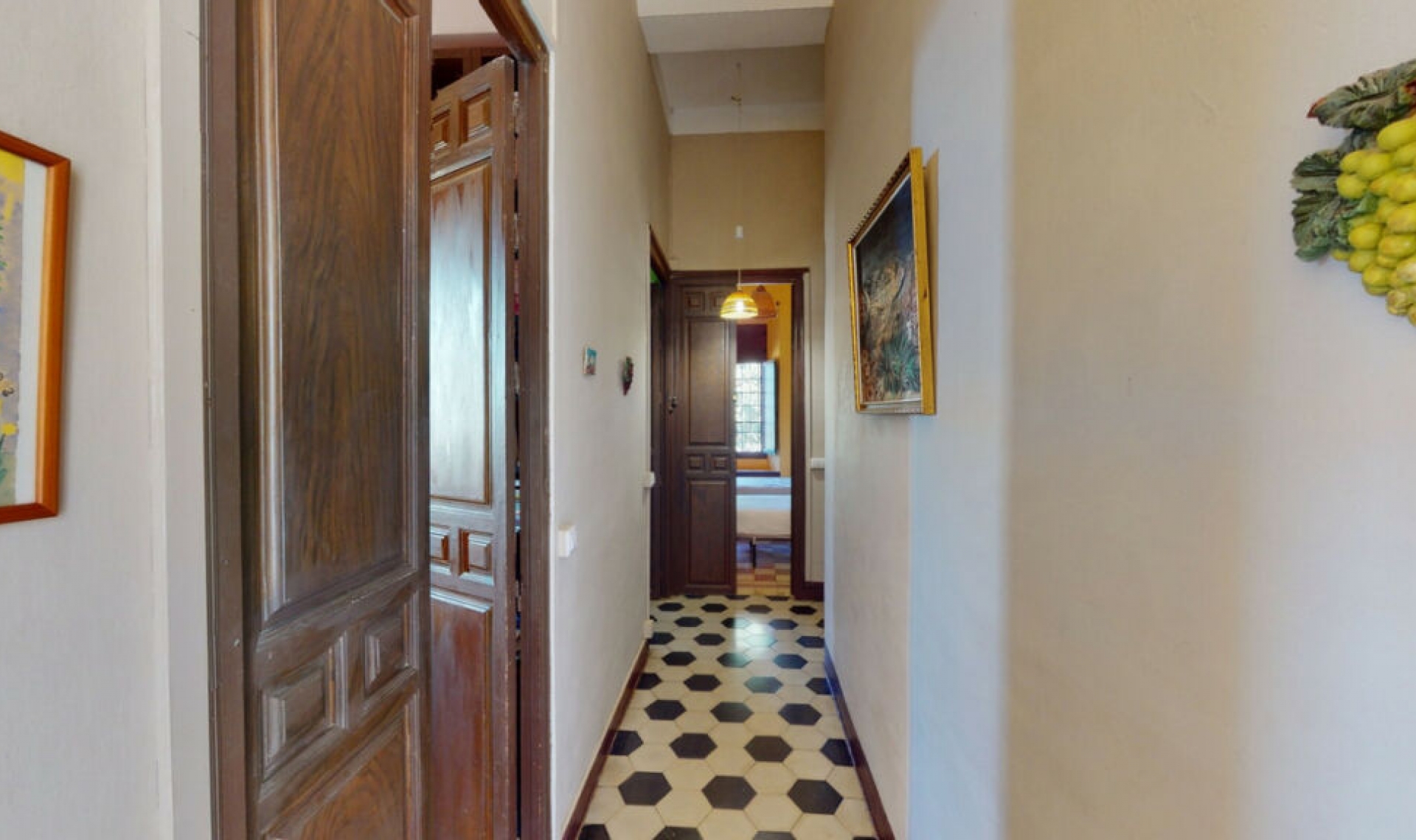 Resale - House -
Málaga