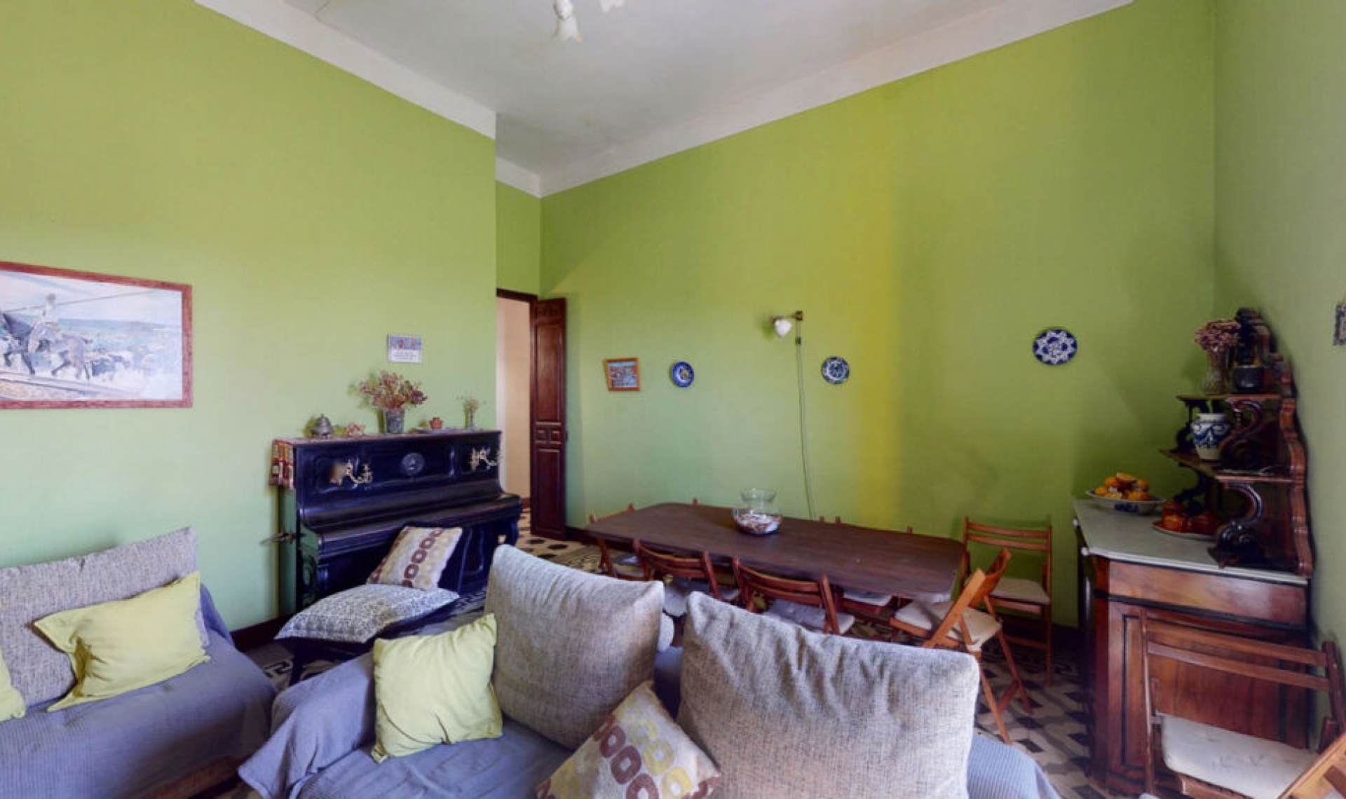 Resale - House -
Málaga