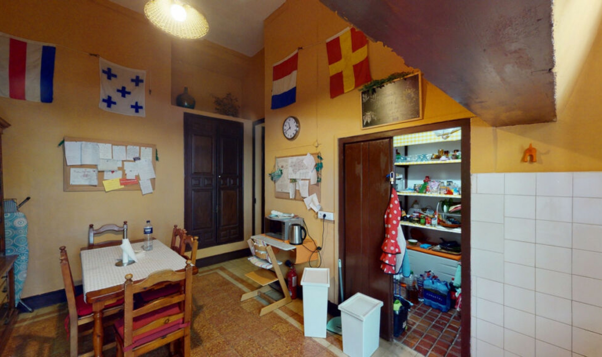 Resale - House -
Málaga