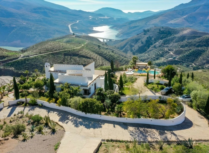 Resale - House -
Málaga