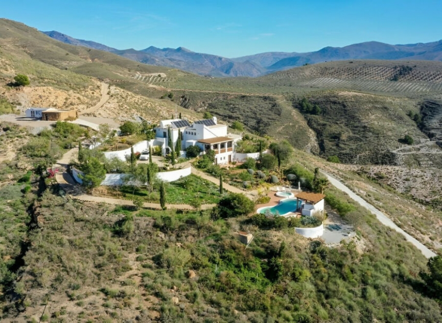 Resale - House -
Málaga