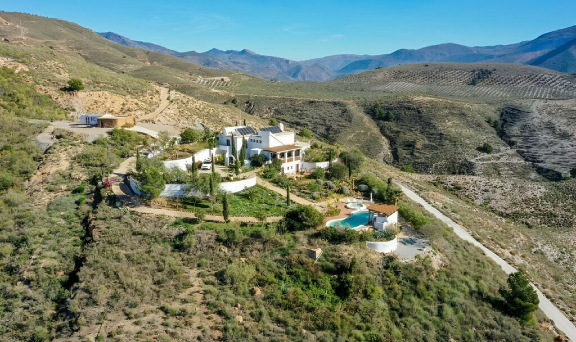 Resale - House -
Málaga