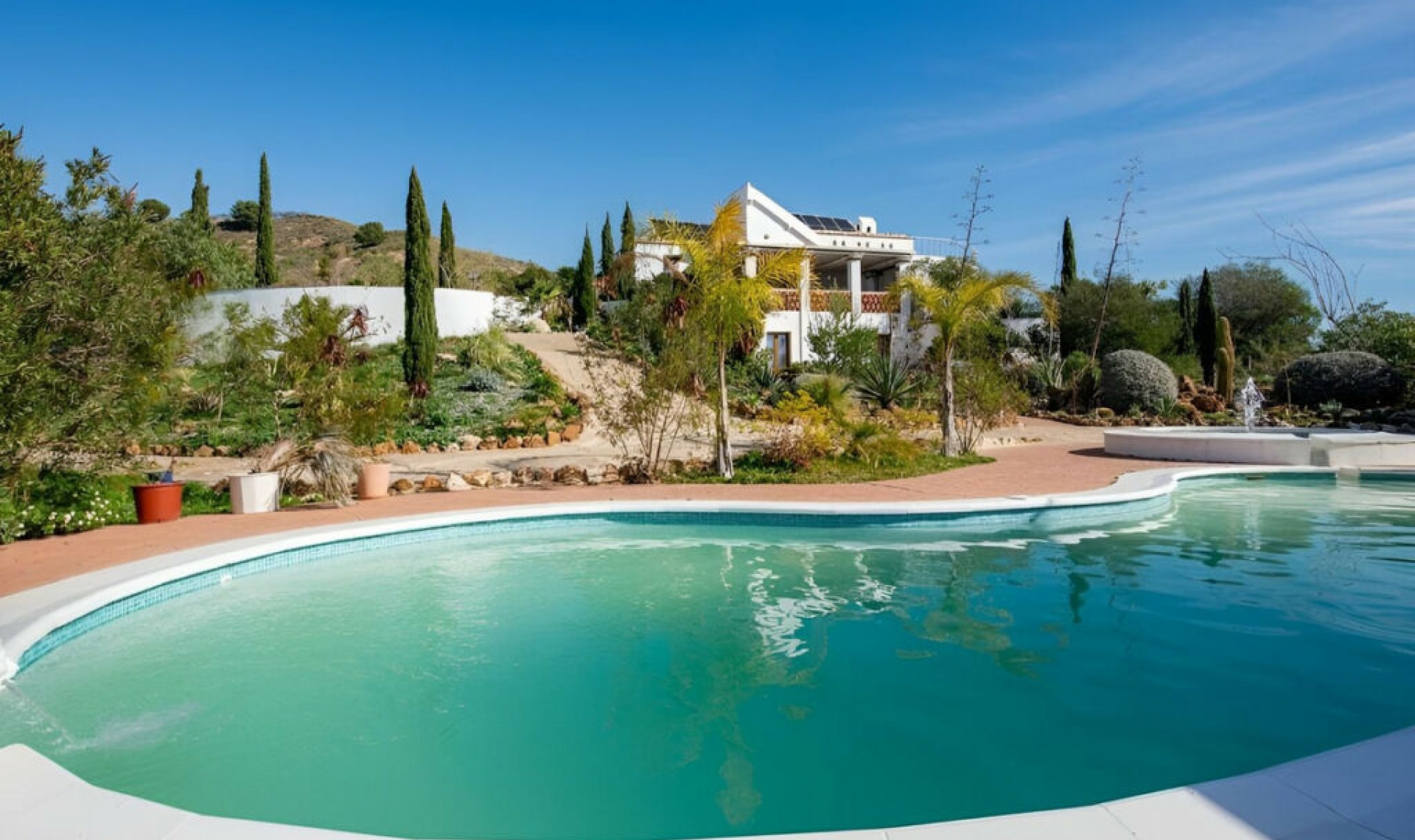 Resale - House -
Málaga