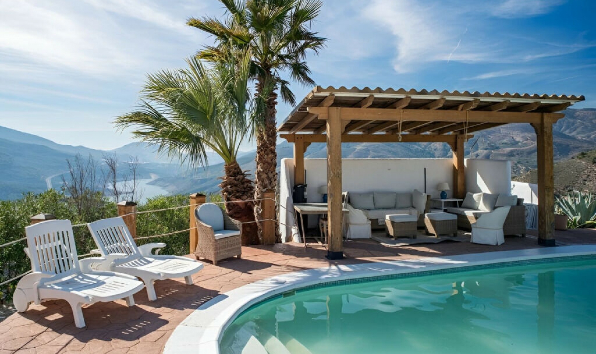 Resale - House -
Málaga