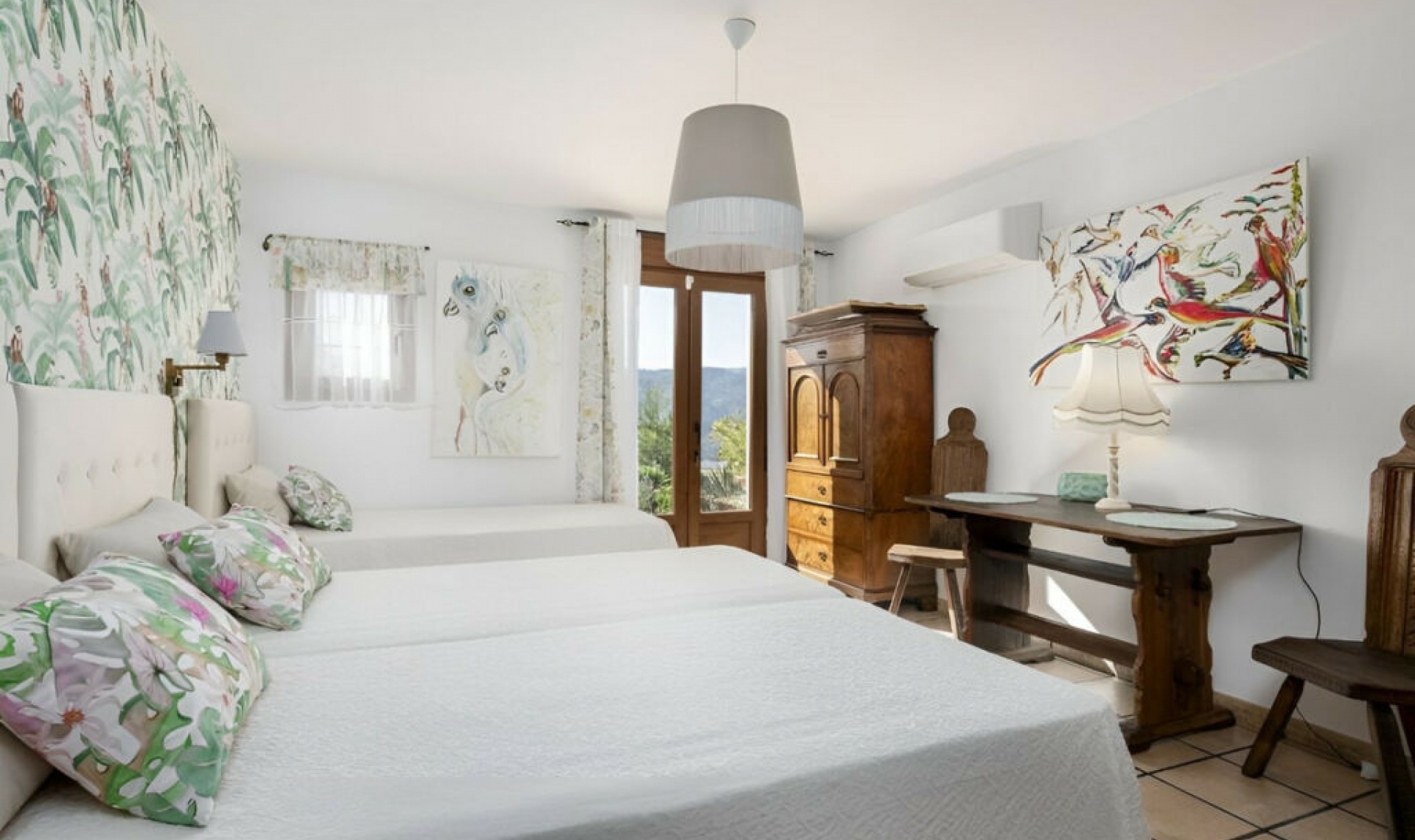 Resale - House -
Málaga