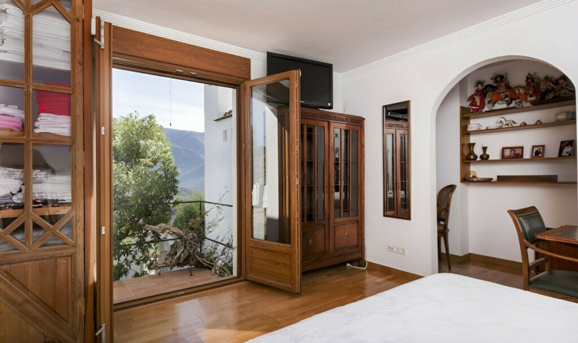 Resale - House -
Málaga