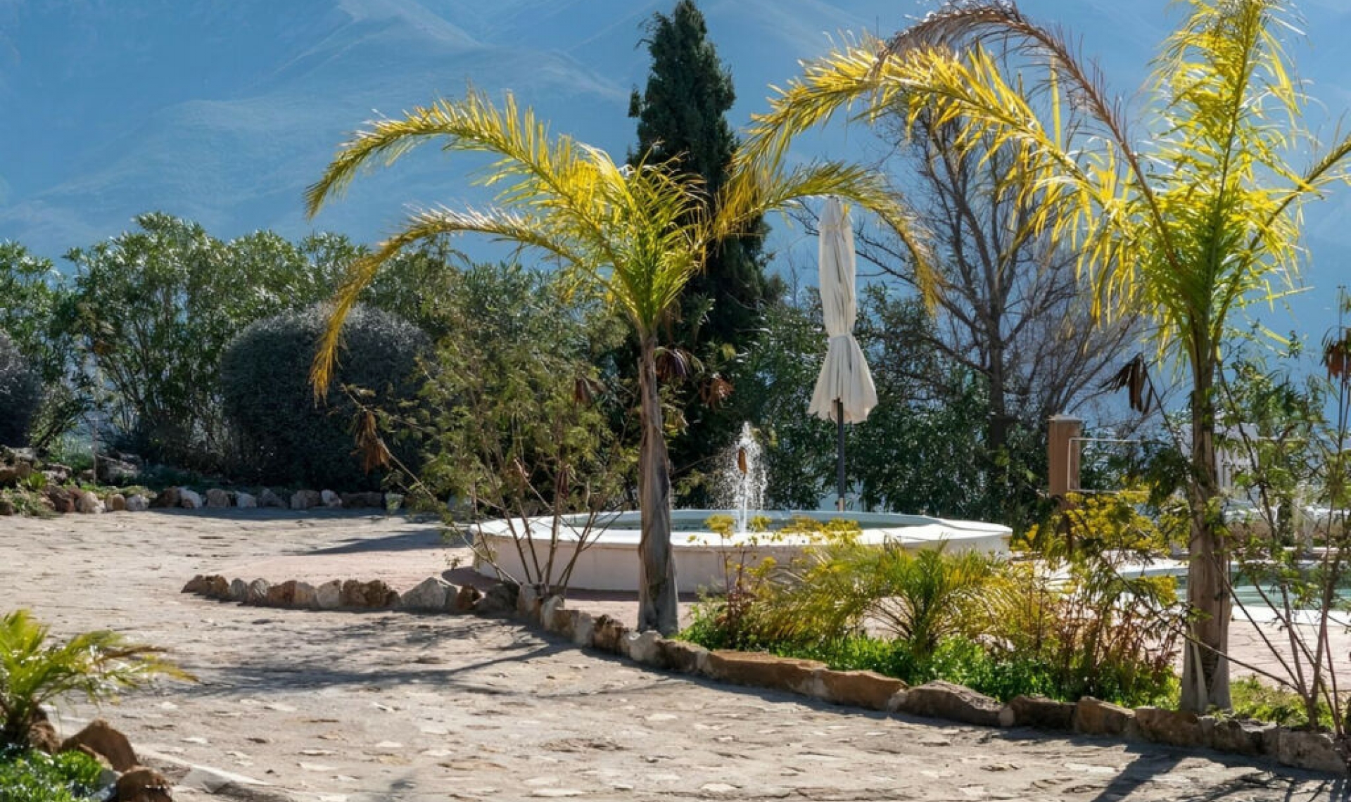 Resale - House -
Málaga