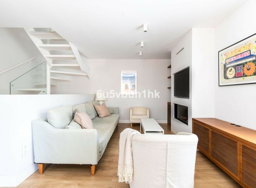 Resale - House -
Málaga